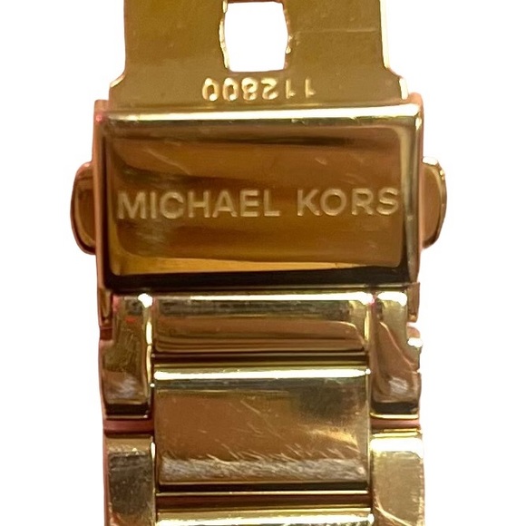 ✨Michael Kors stainless steel analog dial watch✨ - Picture 5 of 7